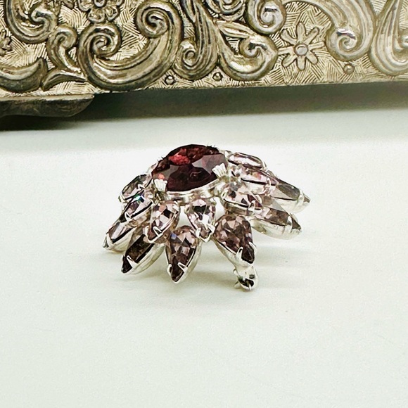 Vintage SCHREINER Rhinestone Brooch - Picture 10 of 15